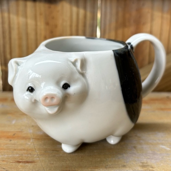 Takahashi Hand Painted Black & White 3D Figural Pig Coffee Mug Size 10oz - Picture 1 of 8